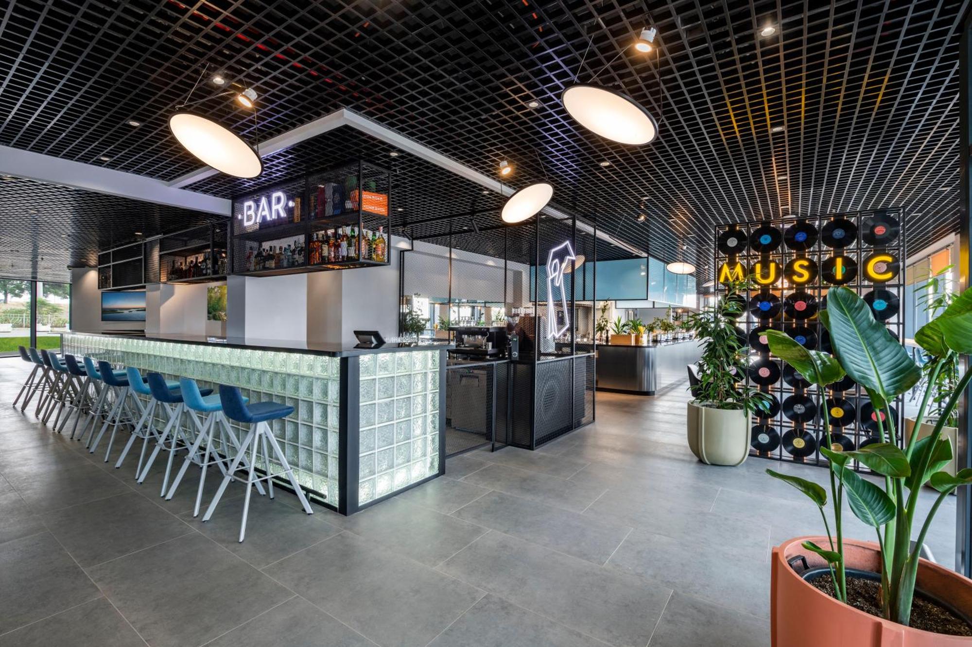 Hotel Ibis Tbilisi Airport Exteriér fotografie